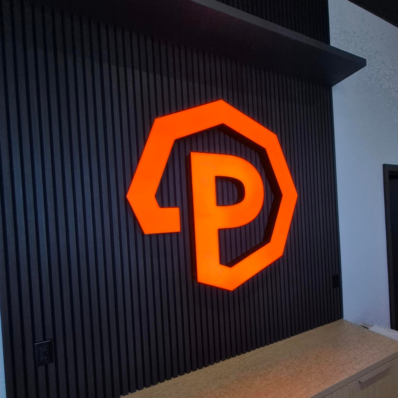 Channel letters for Poly-Rénovations in Saint-Jérôme