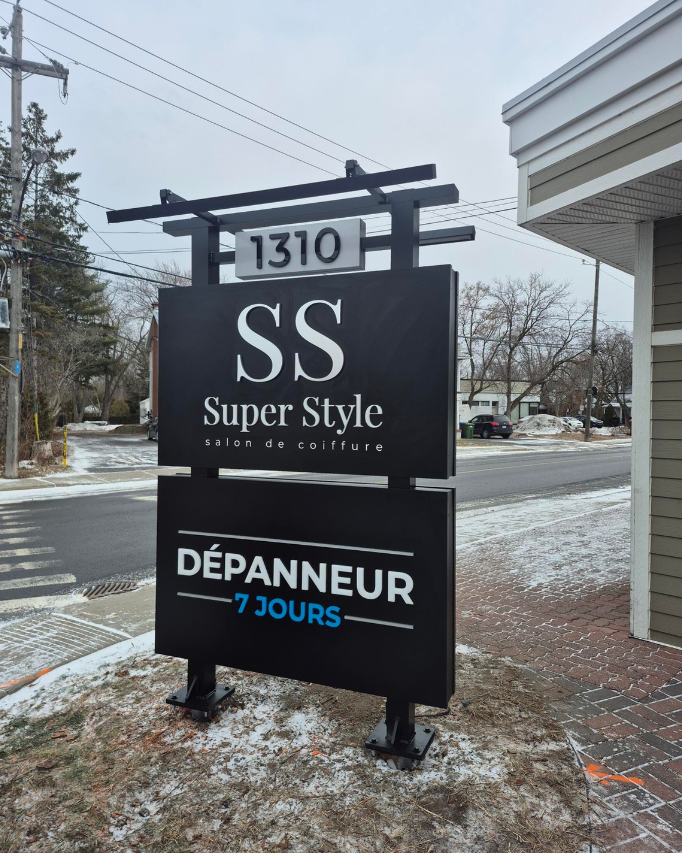 Monument for Coiffure Super Style in Chambly